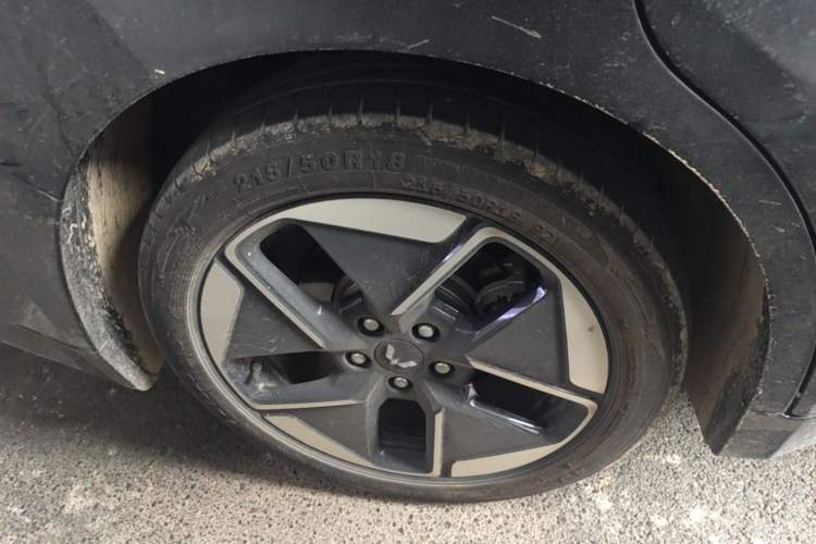Used Wuling Xingguang 2024 Co-Creation Edition 510 Advanced Model Right Rear Wheel Hub
