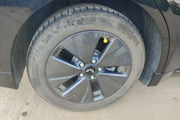 Used Wuling Xingguang 2024 Co-creation Edition 150 Standard Model Right Rear Wheel Hub