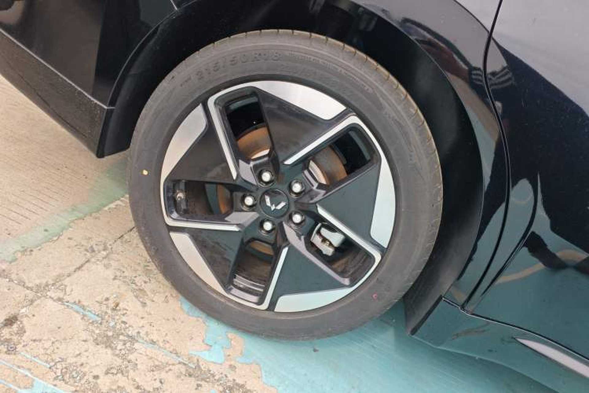 Used Wuling Xingguang 2024 Co-Creation Edition 510 Advanced Model Right Rear Wheel Hub