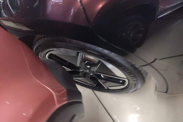 Used Wuling Xingguang 2024 Co-Creation Edition 510 Advanced Model Right Rear Wheel Hub