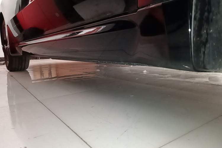 Used Wuling Xingguang 2024 Co-Creation Edition 510 Advanced Model Right Side Sill