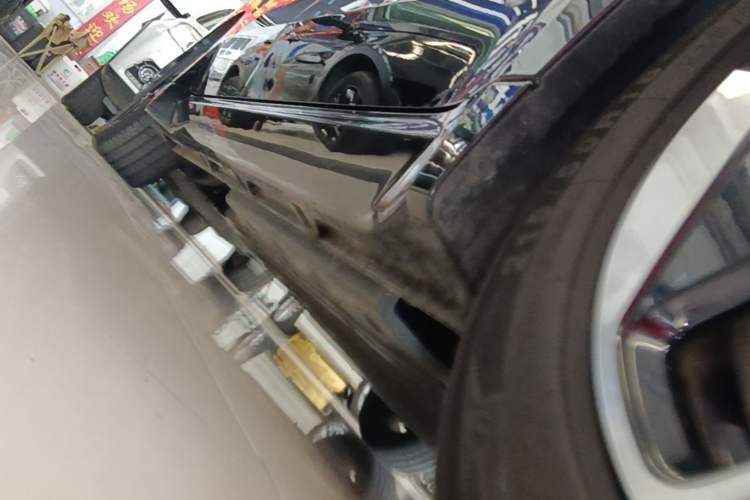 Used Wuling Xingguang 2024 Co-Creation Edition 510 Advanced Model Right Side Sill