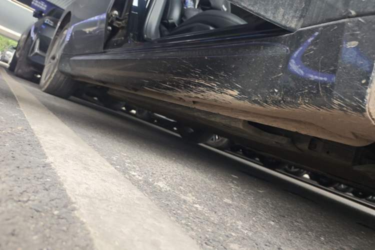 Used Wuling Xingguang 2024 Co-Creation Edition 510 Advanced Model Right Side Sill