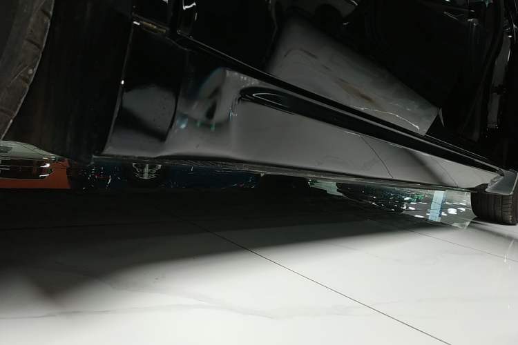 Used Wuling Xingguang 2024 Co-Creation Edition 510 Advanced Model Right Side Sill