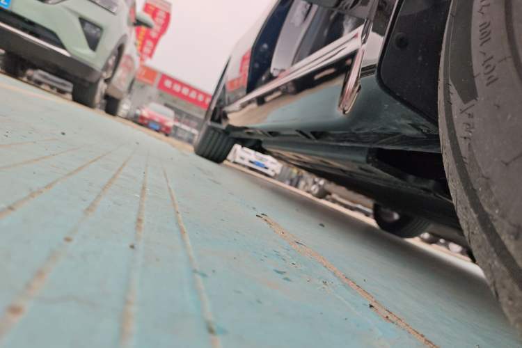 Used Wuling Xingguang 2024 Co-Creation Edition 510 Advanced Model Right Side Sill