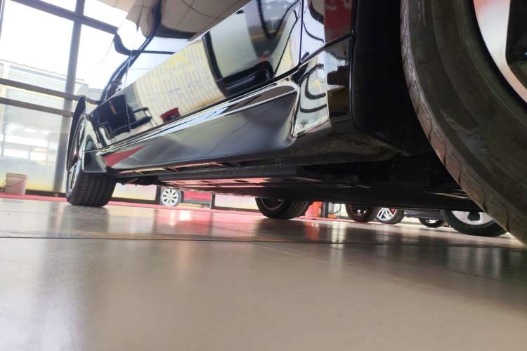 Used Wuling Xingguang 2024 Co-Creation Edition 510 Advanced Model Right Side Sill