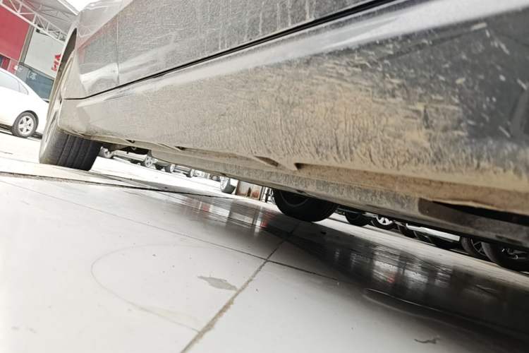Used Wuling Xingguang 2024 Co-Creation Edition 510 Advanced Model Right Side Sill