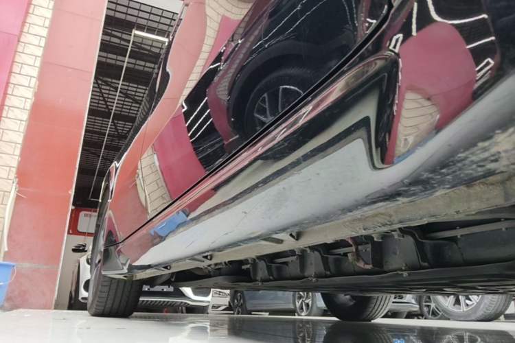 Used Wuling Xingguang 2024 Co-Creation Edition 150 Flagship Model Right Side Sill