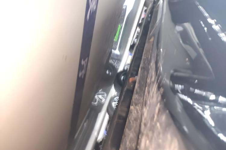 Used Wuling Xingguang 2024 Co-Creation Edition 150 Advanced Model Right Side Sill