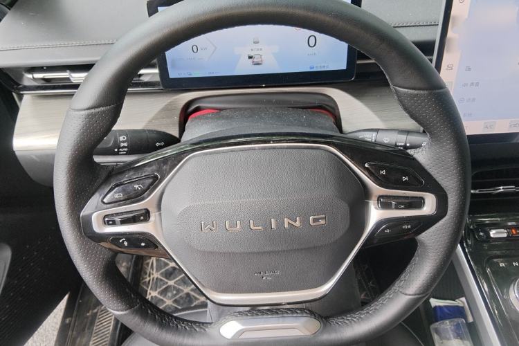 Used Wuling Xingguang 2024 Co-Creation Edition 510 Advanced Model Steering Wheel