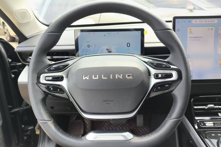 Used Wuling Xingguang 2024 Co-Creation Edition 510 Advanced Model Steering Wheel