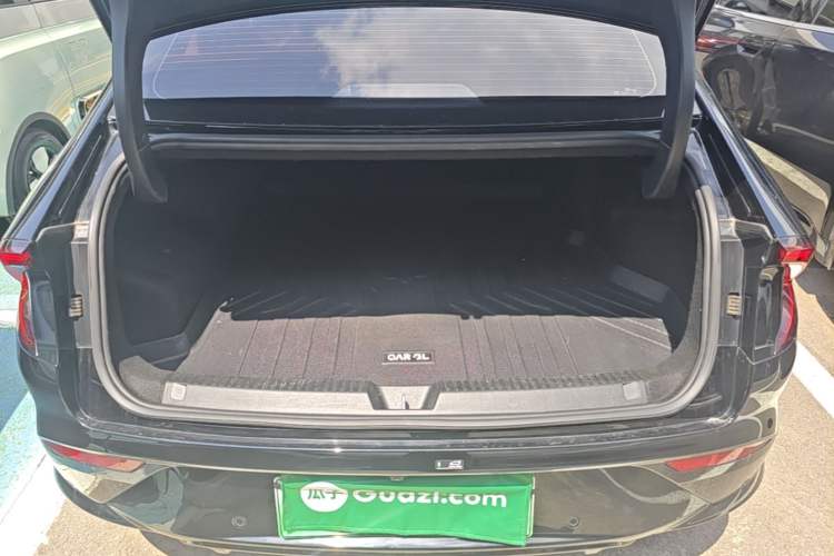 Used Wuling Xingguang 2024 Co-creation Edition 150 Standard Model Trunk