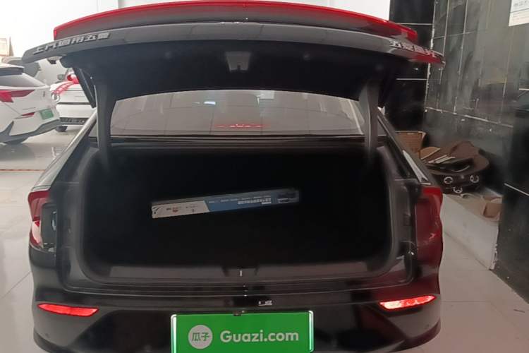 Used Wuling Xingguang 2024 Co-Creation Edition 510 Advanced Model Trunk