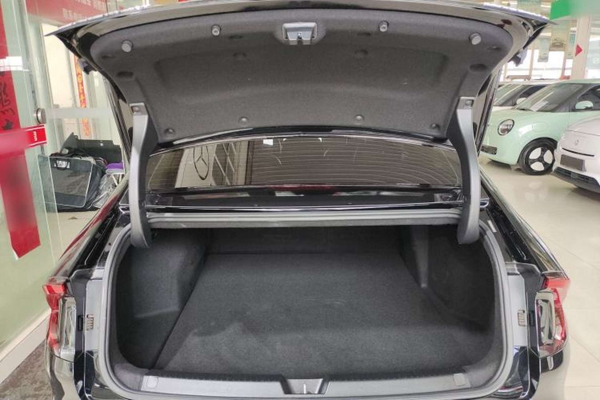 Used Wuling Xingguang 2024 Co-Creation Edition 510 Advanced Model Trunk