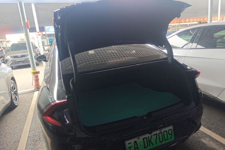 Used Wuling Xingguang 2024 Co-Creation Edition 510 Advanced Model Trunk