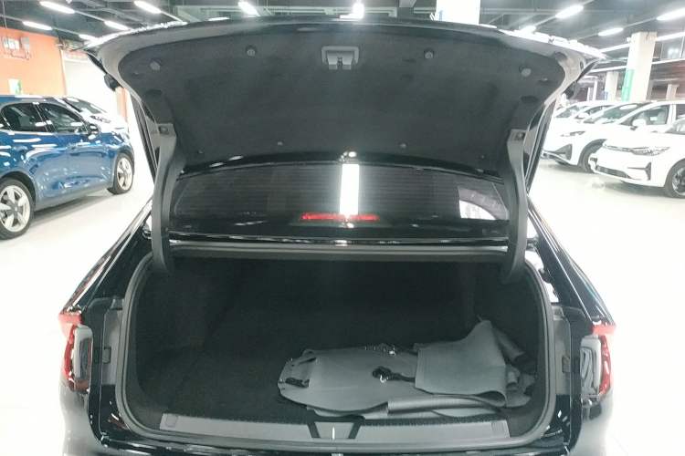 Used Wuling Xingguang 2024 Co-Creation Edition 510 Advanced Model Trunk