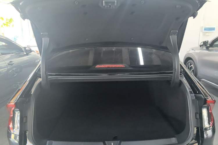 Used Wuling Xingguang 2024 Co-Creation Edition 510 Advanced Model Trunk