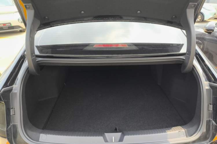Used Wuling Xingguang 2024 Co-Creation Edition 510 Advanced Model Trunk