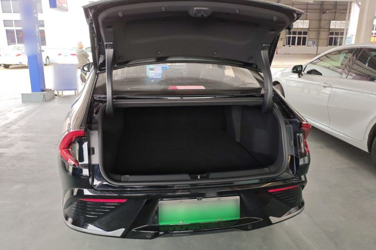 Used Wuling Xingguang 2024 Co-Creation Edition 150 Advanced Model Trunk