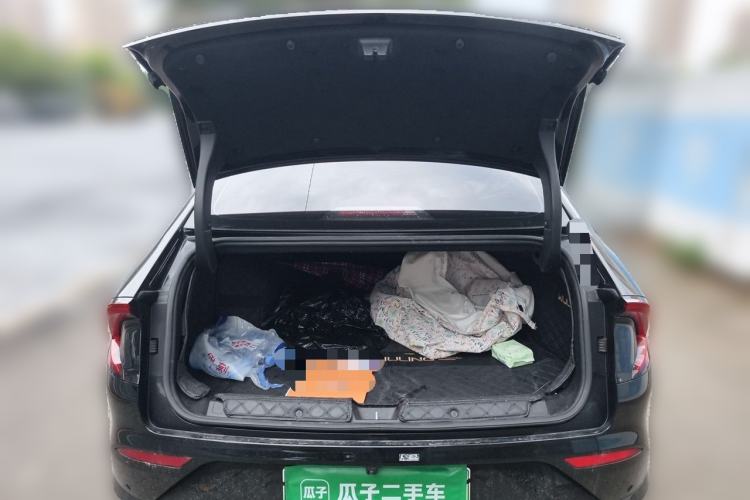 Used Wuling Xingguang 2024 Co-Creation Edition 510 Advanced Model Trunk