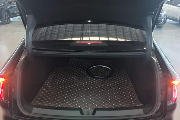 Used Wuling Xingguang 2024 Co-Creation Edition 510 Advanced Model Trunk