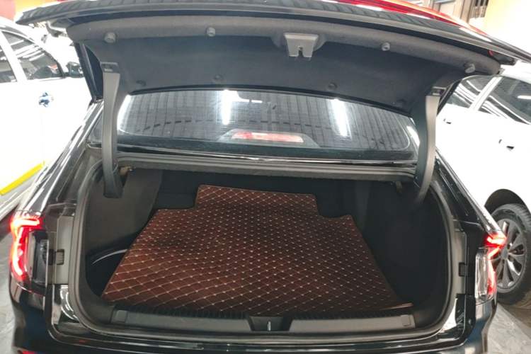 Used Wuling Xingguang 2024 Co-Creation Edition 510 Advanced Model Trunk