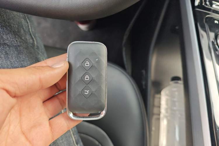 Used Wuling Xingguang 2024 Co-Creation Edition 510 Advanced Model Vehicle Key