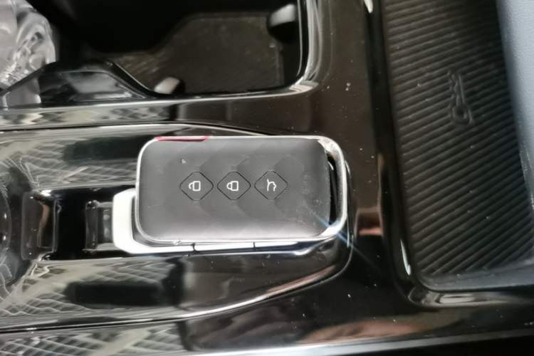 Used Wuling Xingguang 2024 Co-Creation Edition 70 Standard Model Vehicle Key