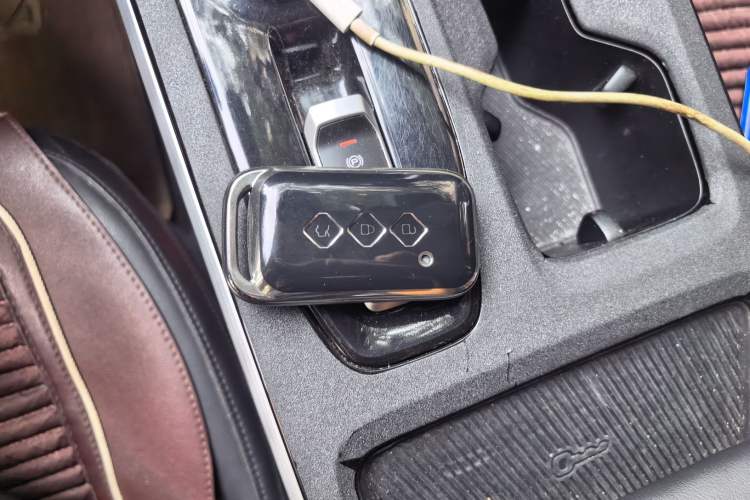 Used Wuling Xingguang 2024 Co-Creation Edition 510 Advanced Model Vehicle Key