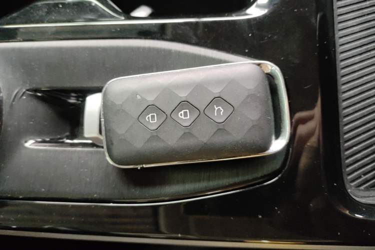Used Wuling Xingguang 2024 Co-Creation Edition 150 Flagship Model Vehicle Key
