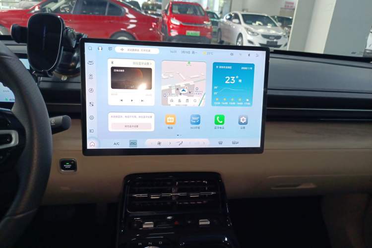 Used Wuling Xingguang 2024 Co-Creation Edition 510 Advanced Model Audio And AC Panel