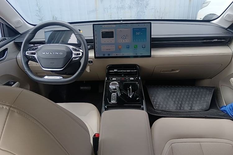Used Wuling Xingguang 2024 Co-Creation Edition 510 Advanced Model Center Console
