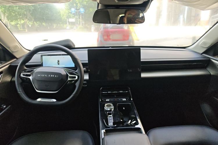 Used Wuling Xingguang 2024 Co-Creation Edition 510 Advanced Model Center Console