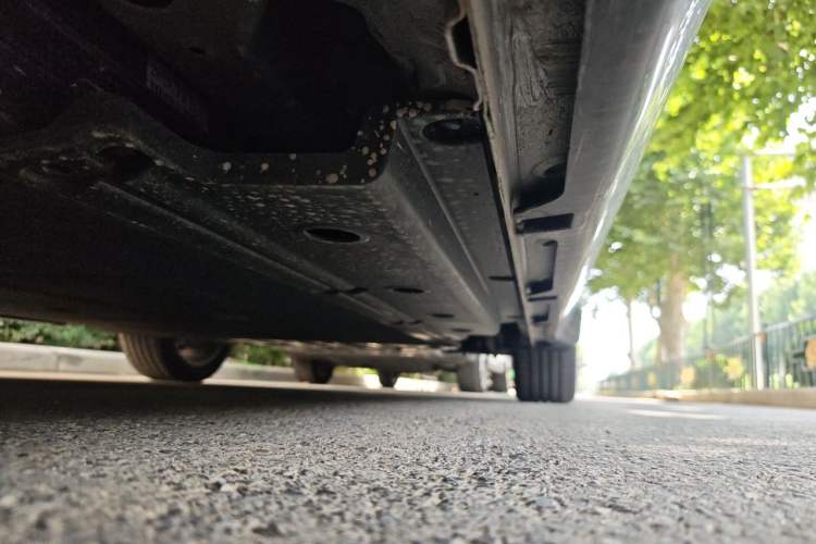 Used Wuling Xingguang 2024 Co-Creation Edition 510 Advanced Model Chassis Front Left