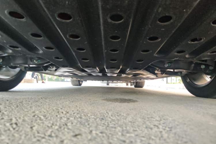Used Wuling Xingguang 2024 Co-Creation Edition 510 Advanced Model Chassis Rear