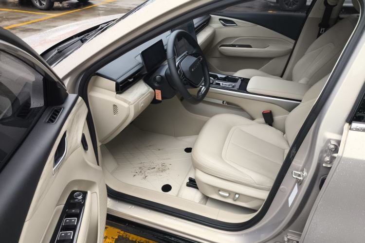 Used Wuling Xingguang 2024 Co-Creation Edition 510 Advanced Model Driver Seat