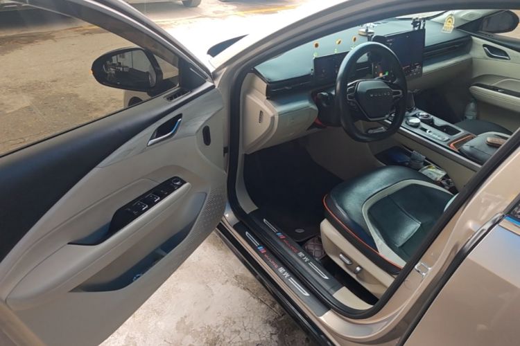 Used Wuling Xingguang 2024 Co-Creation Edition 510 Advanced Model Driver Seat