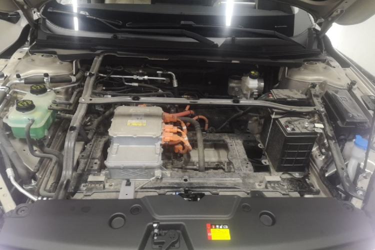 Used Wuling Xingguang 2024 Co-Creation Edition 510 Advanced Model Engine Bay