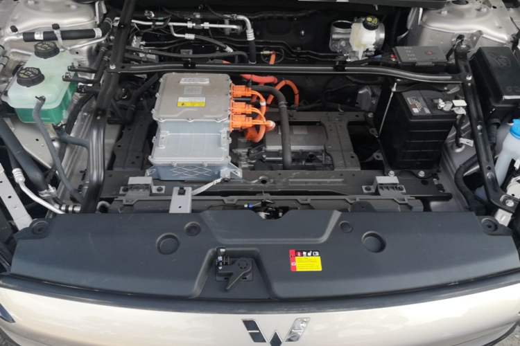 Used Wuling Xingguang 2024 Co-Creation Edition 510 Advanced Model Engine Bay