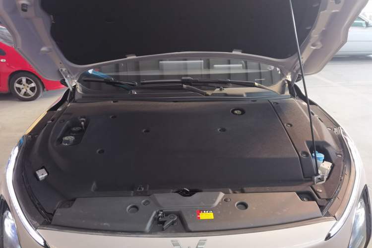 Used Wuling Xingguang 2024 Co-Creation Edition 510 Advanced Model Engine Bay