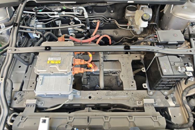 Used Wuling Xingguang 2024 Co-Creation Edition 510 Advanced Model Engine Bay