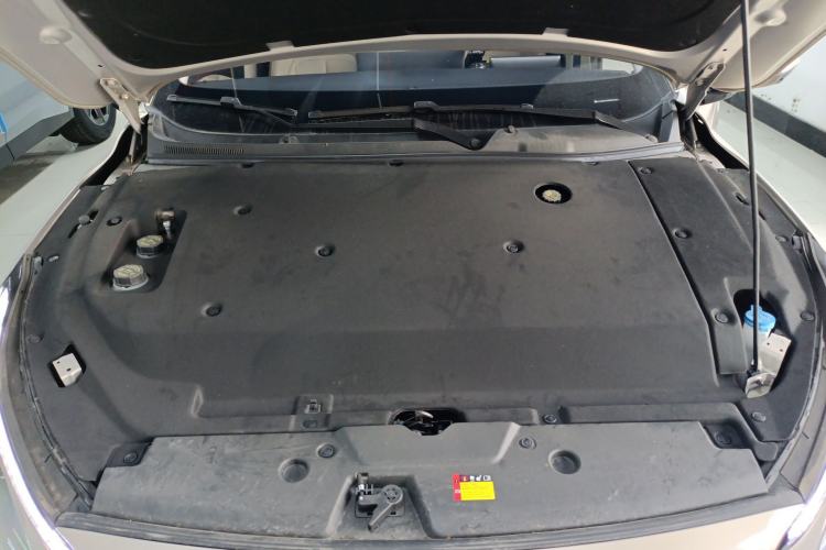 Used Wuling Xingguang 2024 Co-Creation Edition 510 Advanced Model Engine Bay