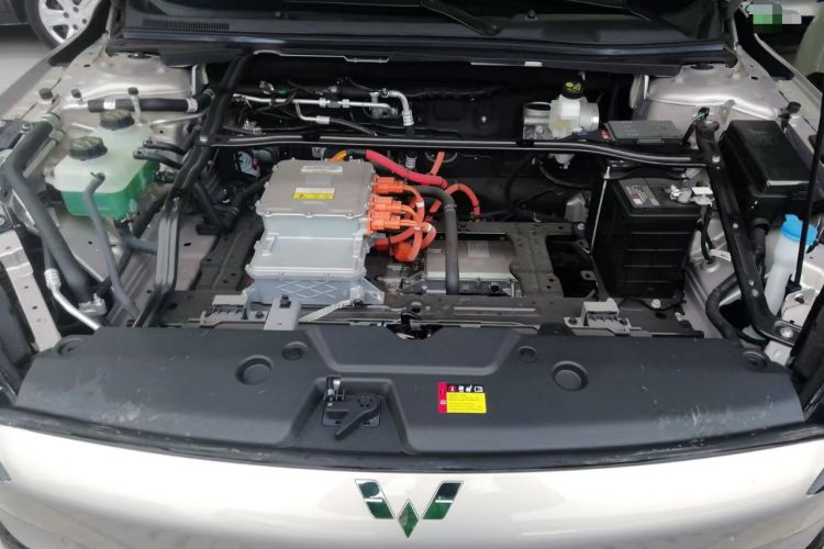 Used Wuling Xingguang 2024 Co-Creation Edition 510 Advanced Model Engine Bay