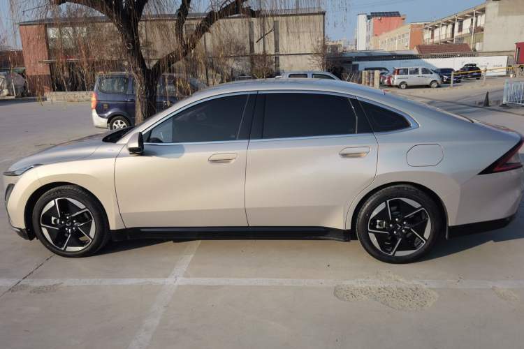 Used Wuling Xingguang 2024 Co-Creation Edition 510 Advanced Model Exterior 3