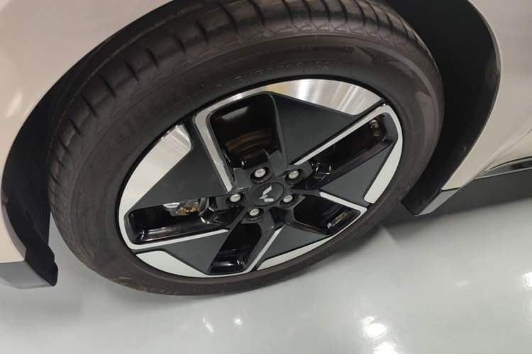 Used Wuling Xingguang 2024 Co-Creation Edition 510 Advanced Model Exterior 4