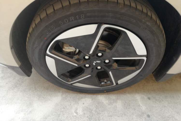 Used Wuling Xingguang 2024 Co-Creation Edition 510 Advanced Model Exterior 4