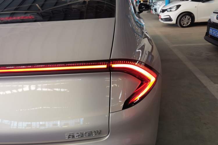 Used Wuling Xingguang 2024 Co-Creation Edition 510 Advanced Model Exterior 6