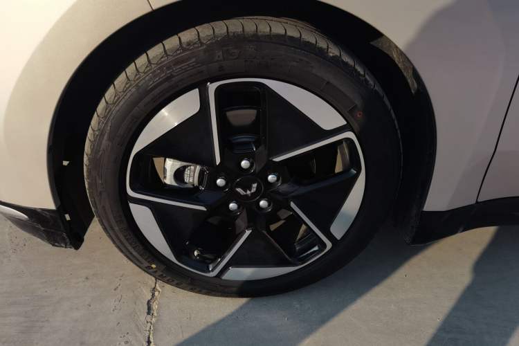 Used Wuling Xingguang 2024 Co-Creation Edition 510 Advanced Model Exterior 7