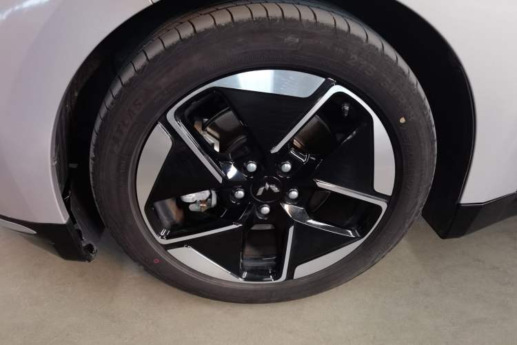 Used Wuling Xingguang 2024 Co-Creation Edition 510 Advanced Model Exterior 7