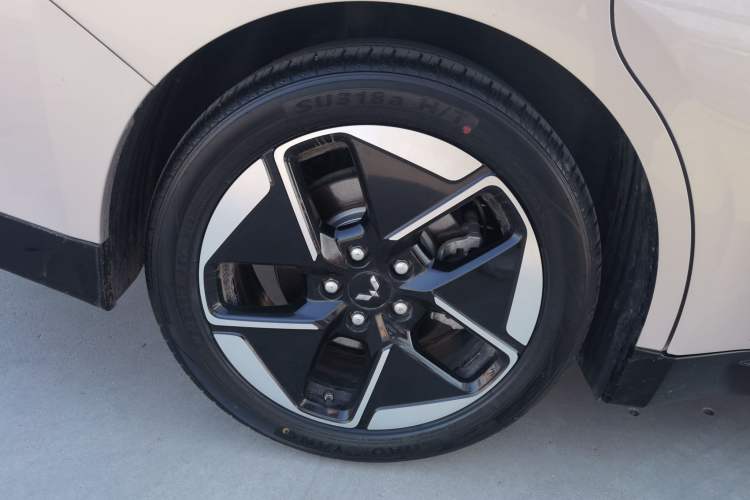 Used Wuling Xingguang 2024 Co-Creation Edition 510 Advanced Model Exterior 8